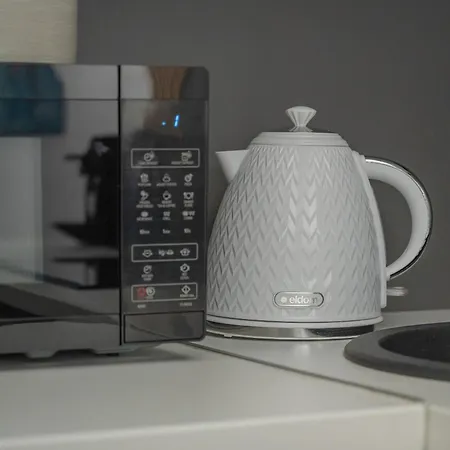 Modern & Cozy Przedmiejska In By Renters ヴロツワフ