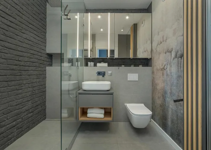 Modern & Cozy Przedmiejska In By Renters * Wroclaw